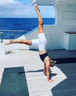 Malia White feet photo 17