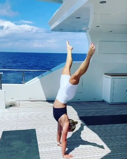 Malia White feet photo 9