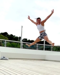 Malia White feet photo 19