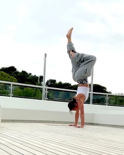 Malia White feet photo 17