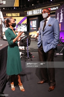 Malika Andrews feet photo thumbnail