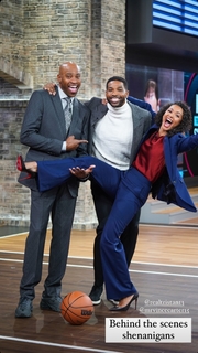 Malika Andrews feet photo thumbnail