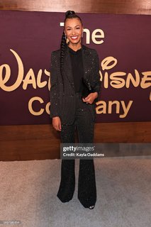 Malika Andrews feet photo thumbnail
