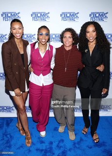 Malika Andrews feet photo thumbnail
