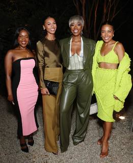 Malika Andrews feet photo thumbnail