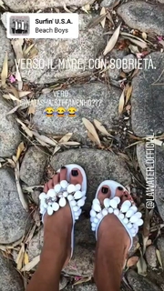 Malika Ayane feet photo 10