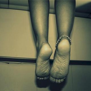 Malika Ayane feet photo 3