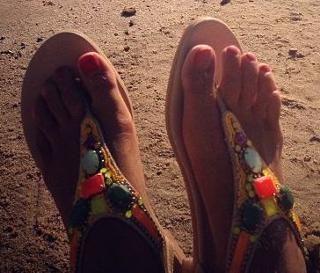 Malika Ménard feet photo thumbnail