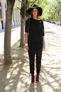 Malika Ménard feet photo thumbnail