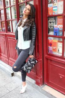 Malika Ménard feet photo thumbnail