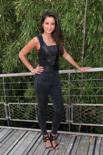 Malika Ménard feet photo thumbnail