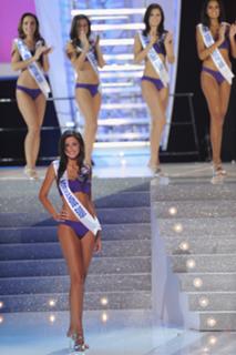 Malika Ménard feet photo thumbnail