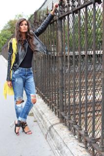 Malika Ménard feet photo thumbnail