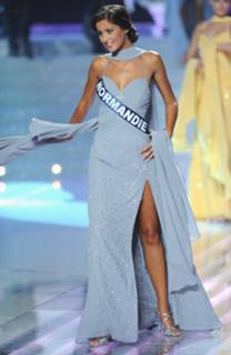 Malika Ménard feet photo thumbnail