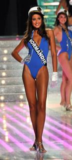 Malika Ménard feet photo thumbnail