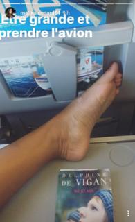 Malika Ménard feet photo thumbnail