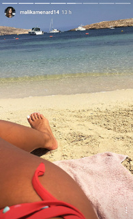 Malika Ménard feet photo thumbnail