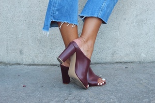 Malika Ménard feet photo thumbnail