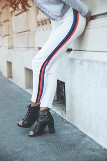 Malika Ménard feet photo thumbnail