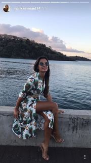 Malika Ménard feet photo thumbnail