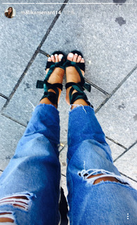 Malika Ménard feet photo thumbnail