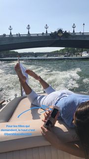 Malika Ménard feet photo thumbnail