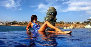 Malika Ménard feet photo thumbnail