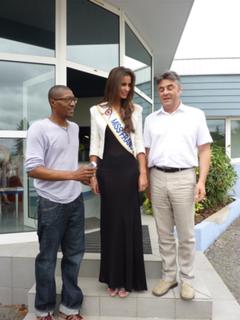 Malika Ménard feet photo thumbnail