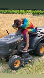 Malika Ménard feet photo thumbnail