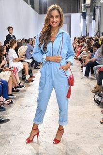 Malika Ménard feet photo thumbnail