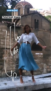 Malika Ménard feet photo thumbnail