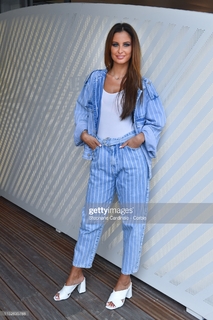 Malika Ménard feet photo thumbnail