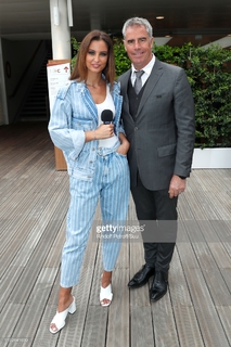 Malika Ménard feet photo thumbnail