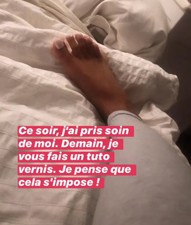 Malika Ménard feet photo thumbnail