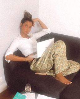 Malika Ménard feet photo thumbnail