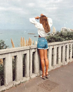 Malika Ménard feet photo thumbnail