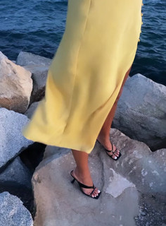 Malika Ménard feet photo thumbnail