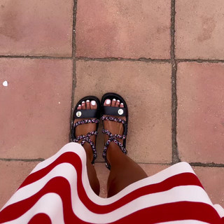 Malika Ménard feet photo thumbnail