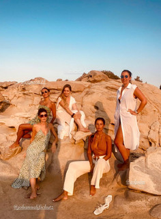 Malika Ménard feet photo thumbnail