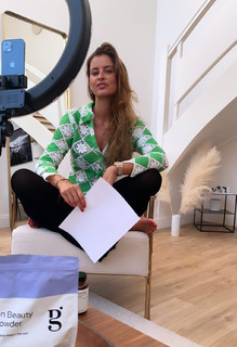 Malika Ménard feet photo thumbnail