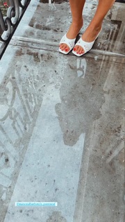 Malika Ménard feet photo thumbnail