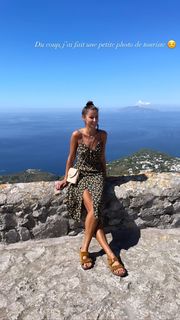 Malika Ménard feet photo thumbnail