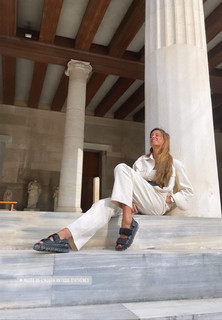 Malika Ménard feet photo thumbnail