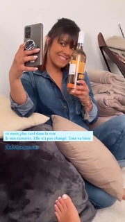 Malika Ménard feet photo thumbnail