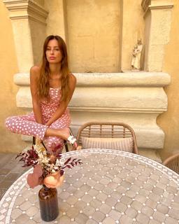 Malika Ménard feet photo thumbnail