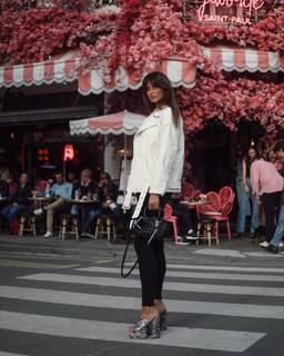 Malika Ménard feet photo thumbnail