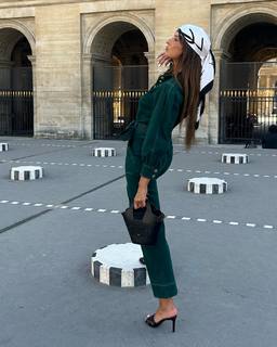 Malika Ménard feet photo thumbnail