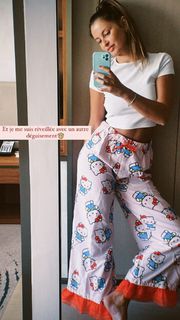 Malika Ménard feet photo thumbnail