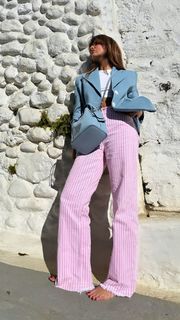 Malika Ménard feet photo thumbnail