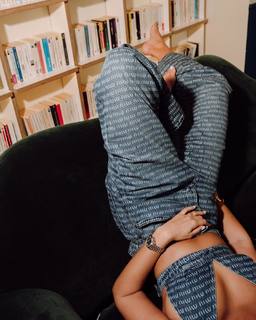 Malika Ménard feet photo thumbnail